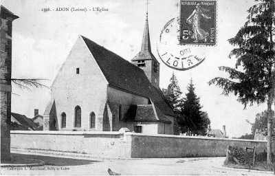 Le cimetière entourant l’église d’Adon en 1908