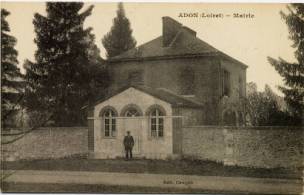 La mairie d’Adon en 1902
