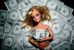 Barbie a touché son salaire