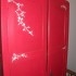 Armoire et salon rouge