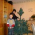 montage du sapin en famille