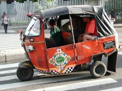 Tuk-Tuk cacartien...