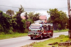 Bus local Berastagi