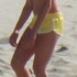 jeune femme en maillot short j