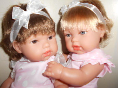 à nous 2 : nous sommes Emilisa,petite monde créatif dédié aux poupées