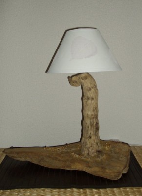 lampe en bois flotté