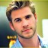 Liam Hemsworth à une projecti