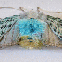 Des broderies multicolores de 