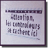 De fausses affiches dans le m
