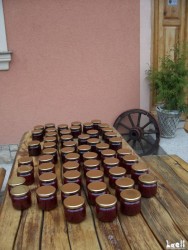 2 turns of Blueberry jam cans