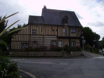 Maison ancienne à St Wandrille Rançon