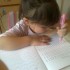 Ma fille qui apprend a écrire