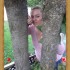 Derrière l'arbre!!!
