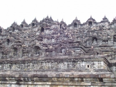 Borobudur: le plus grand temple bouddhiste de Java centre. Mais ou est Vita?