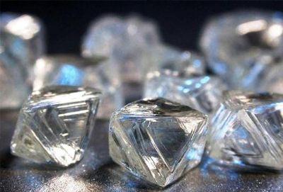 Bijouterie Hypnotic'Or - [LE SAVIEZ-VOUS 🧐] Le diamant 🙋 Le diamant est  la pierre précieuse la plus dure que l'on connaisse. Pourtant, sa  composition est des plus simples : du carbone pur.
