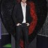 Robert Pattinson accompagné d'un coeur b