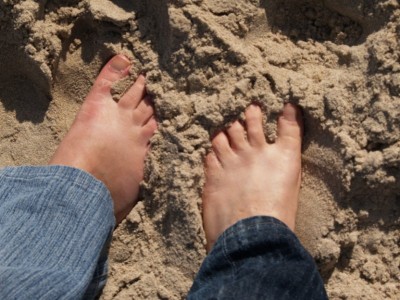 Nos pieds ancrés dans le sable