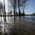 L'eau déborde dans les prés 